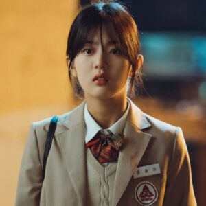 Shin Eun-soo as Yoon Chung Ah