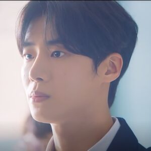 Head Over Heels Kdrama close-up of Gyeon U character.